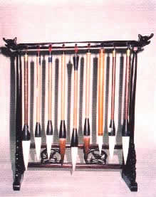 brushstand2.jpg (15447 bytes)